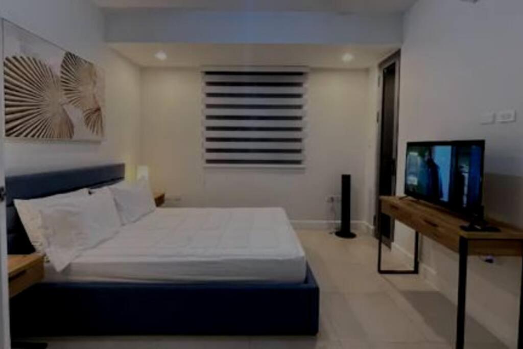 Parkhurst Lux Condo Near Devon House Kingston Exteriér fotografie